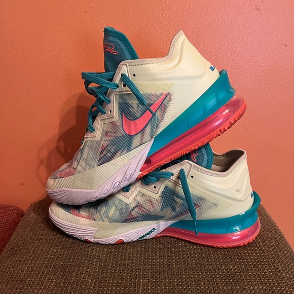 Nike LeBron Men’s size 12 - Picture 5 of 10